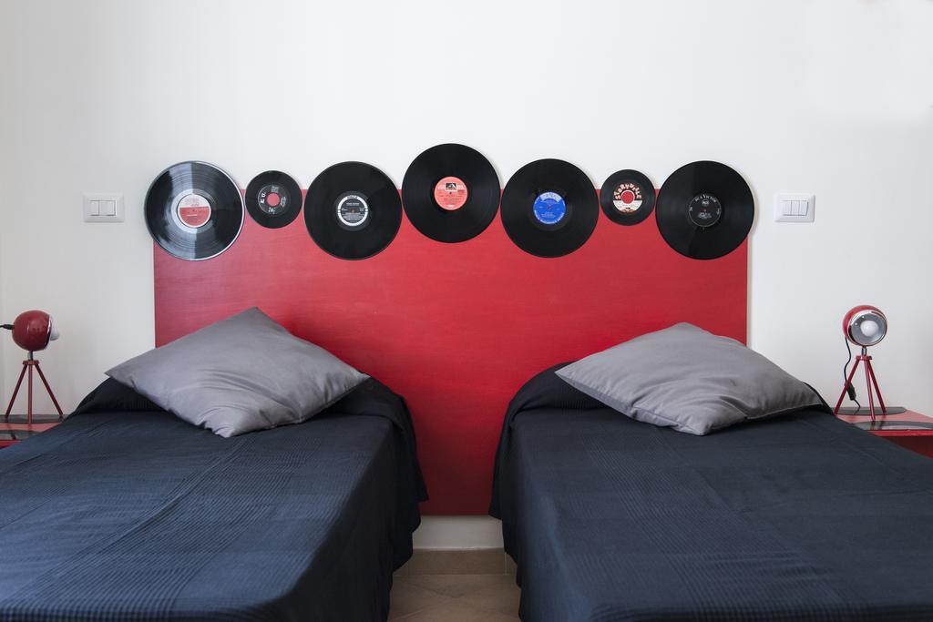 Grammy Suite Rome Room photo