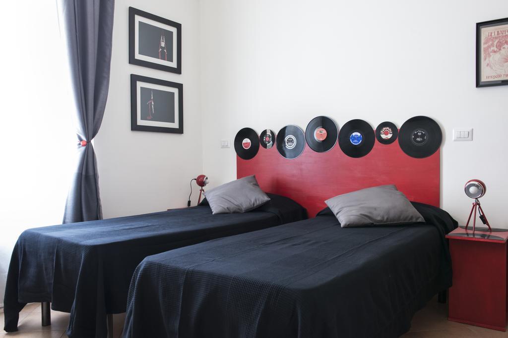 Grammy Suite Rome Room photo